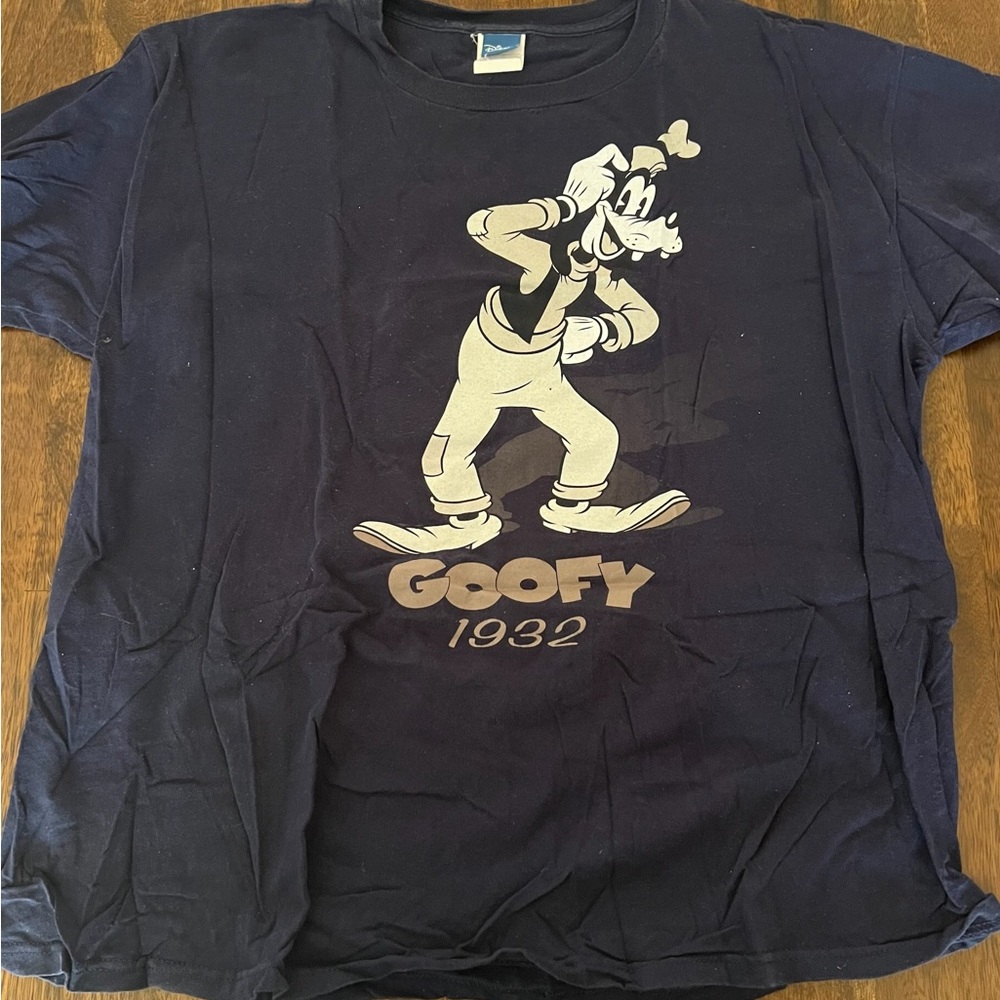Disney Goofy T-Shirt Large